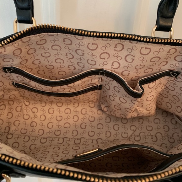 Guess Womens Handle Bag Black Purse PENNY V Shape Design - Picture 11 of 12